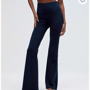 COPY - Groove Nulu Super-High-Rise Flared Pant